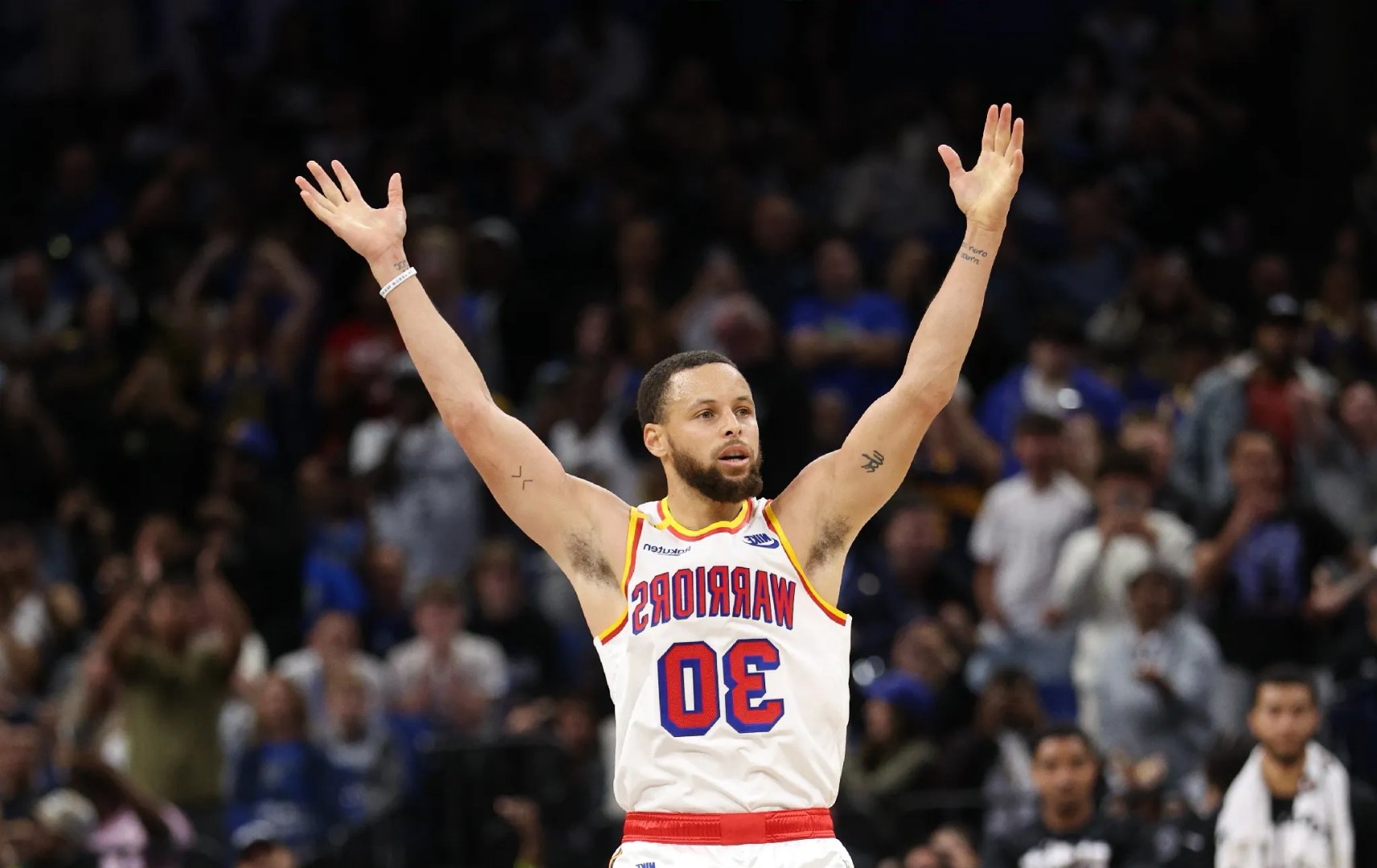 开云体育网页登录库里连续三场比赛得分超过最后时刻胜出，西班牙队不断突破！的简单介绍